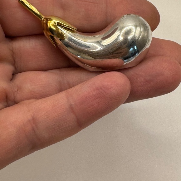 Set of 6 place card holders and 6 knife rests shaped like silver eggplants. - Picture 11 of 11